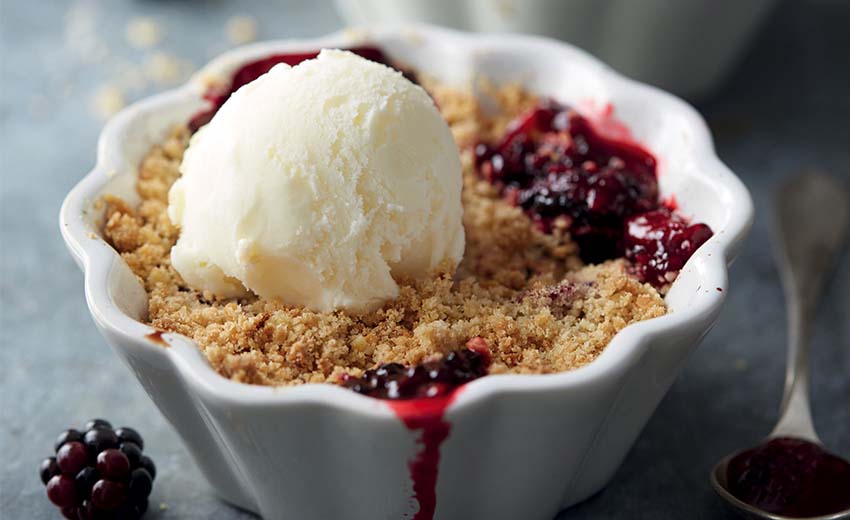 Air Fryer Apple & Blackberry Crumble